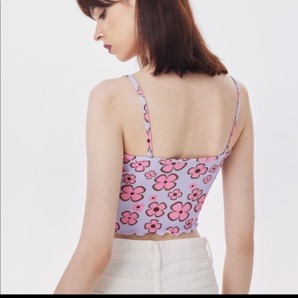 Shein women’s medium lettuce trim floral rib knit cami crop top - Picture 7 of 7